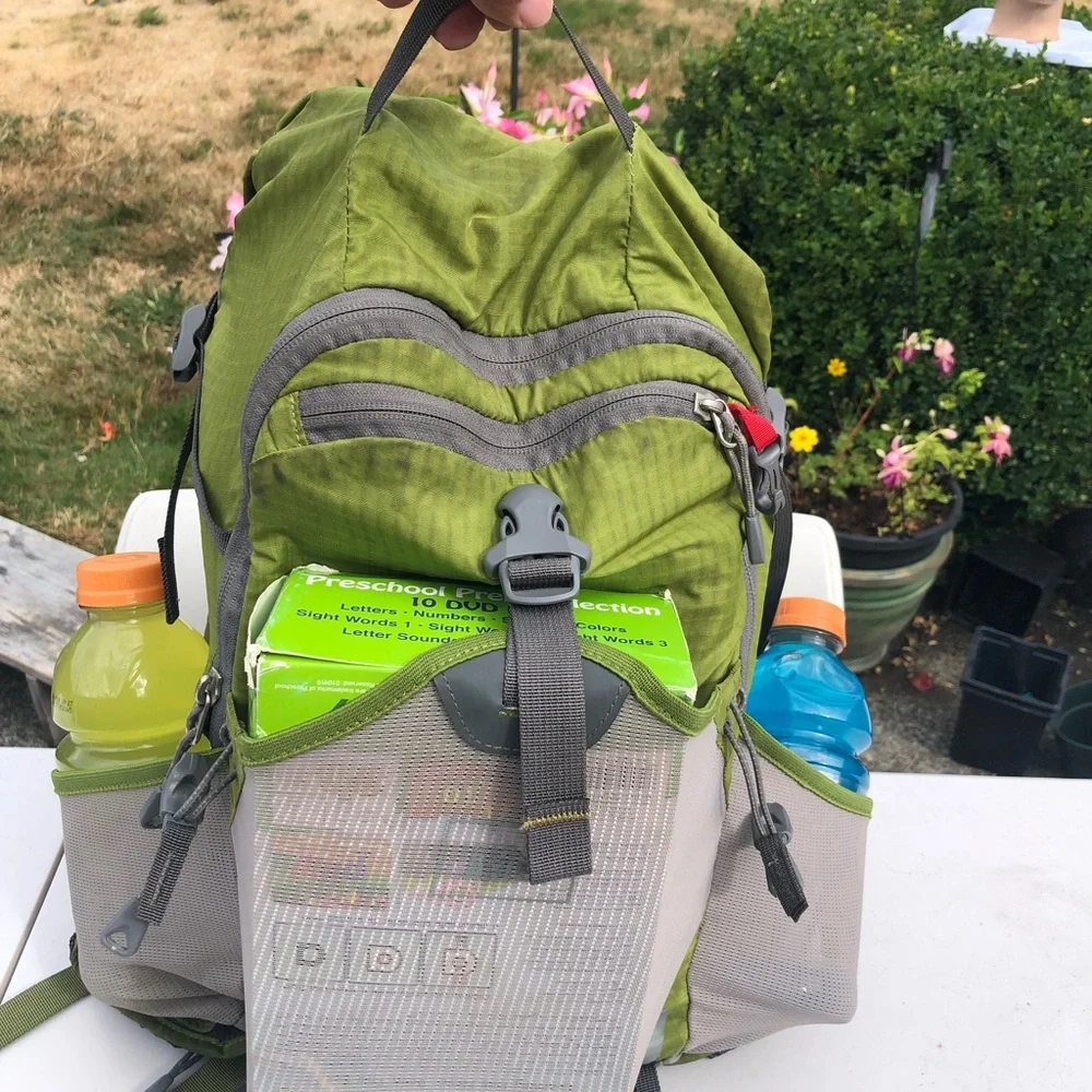 REI Rucksack Hydration Men’s Green and Gray Camping Backpack